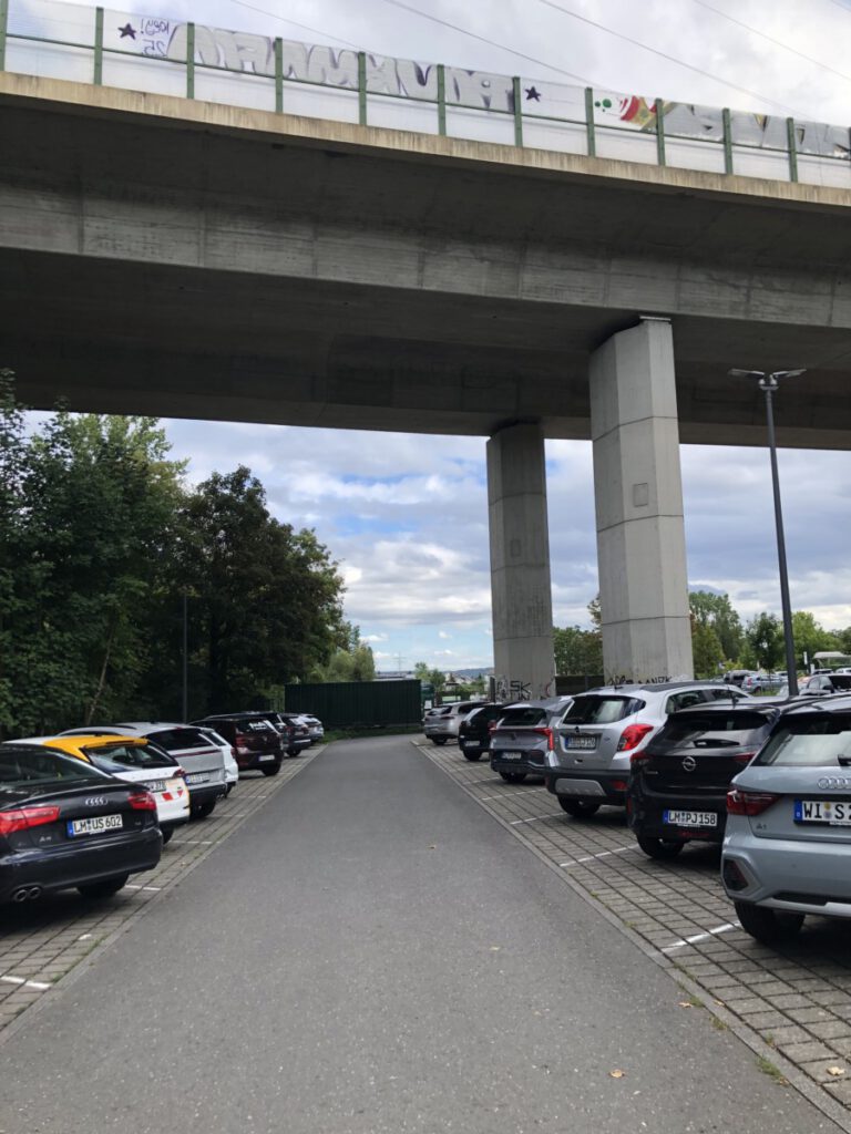 Rauenthaler Baiken Parkplatz Wiesweg